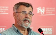 Југпрес: Отац бившег СНС посланика упутио увредљиве и претеће поруке Верану Матићу Југпрес: Отац бившег СНС посланика упутио увредљиве и претеће поруке Верану Матићу